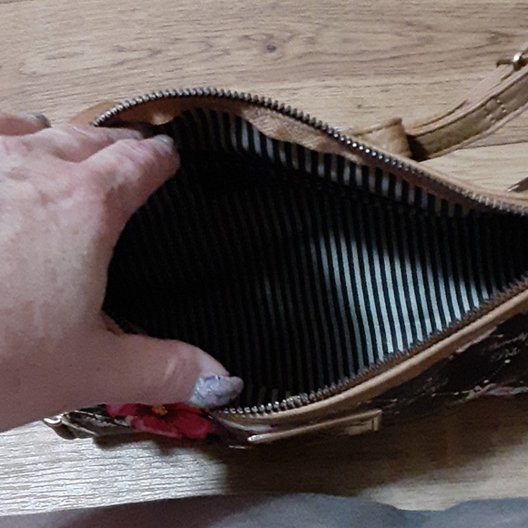 Purse - Picture 2 of 2